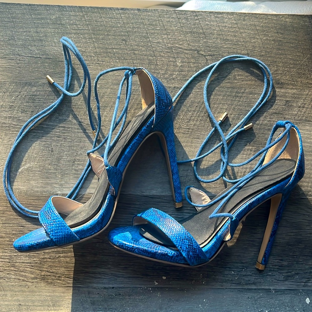 Blue snakeskin style tie up the leg heels 5inch heel size 7